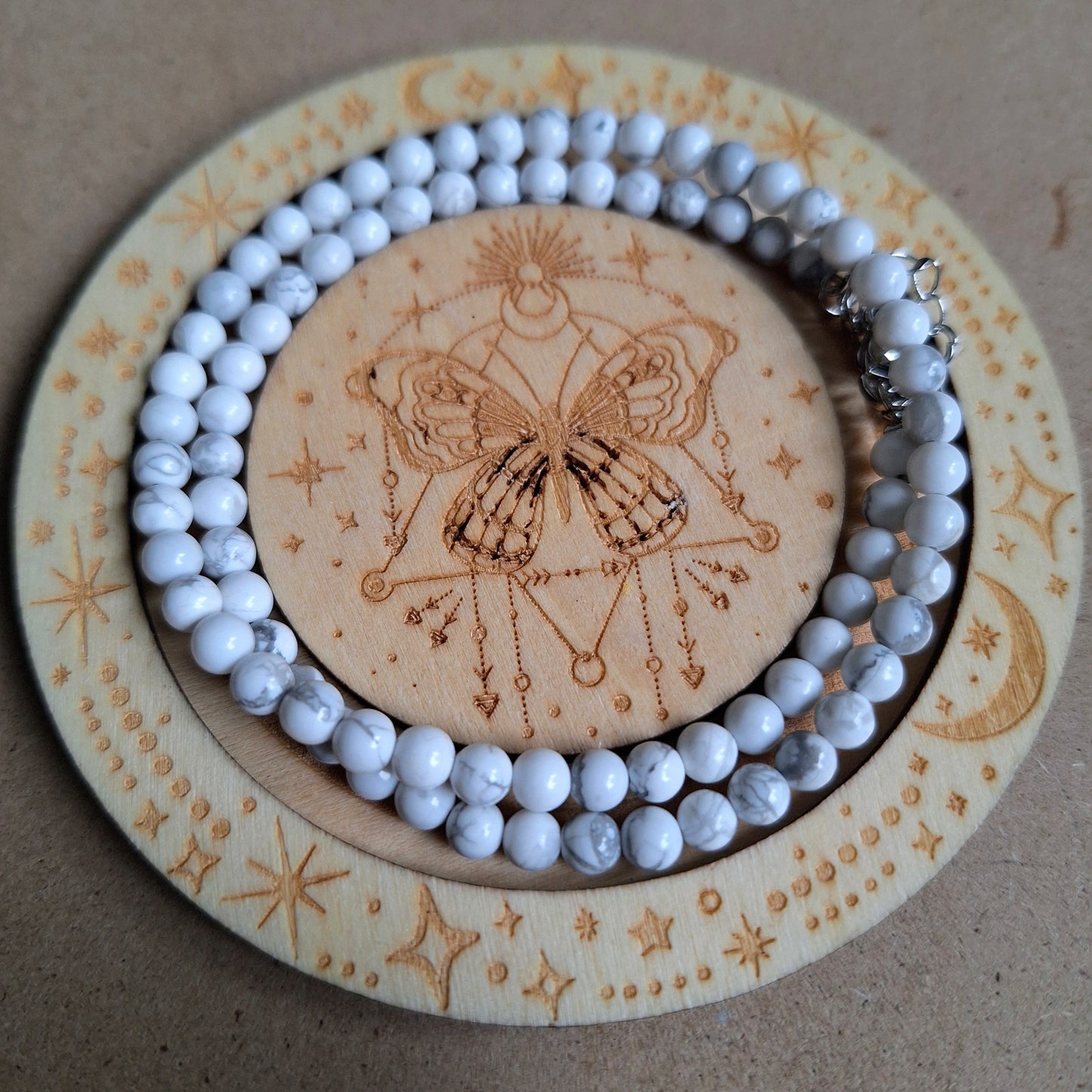 Howlite 4mm bead choker necklace