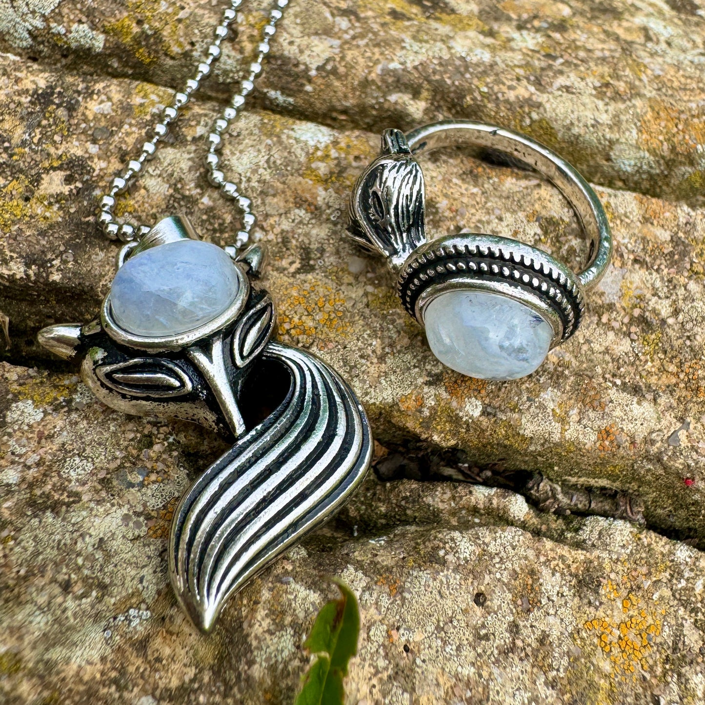 Flashy Moonstone Fox Pendant & Ring Set