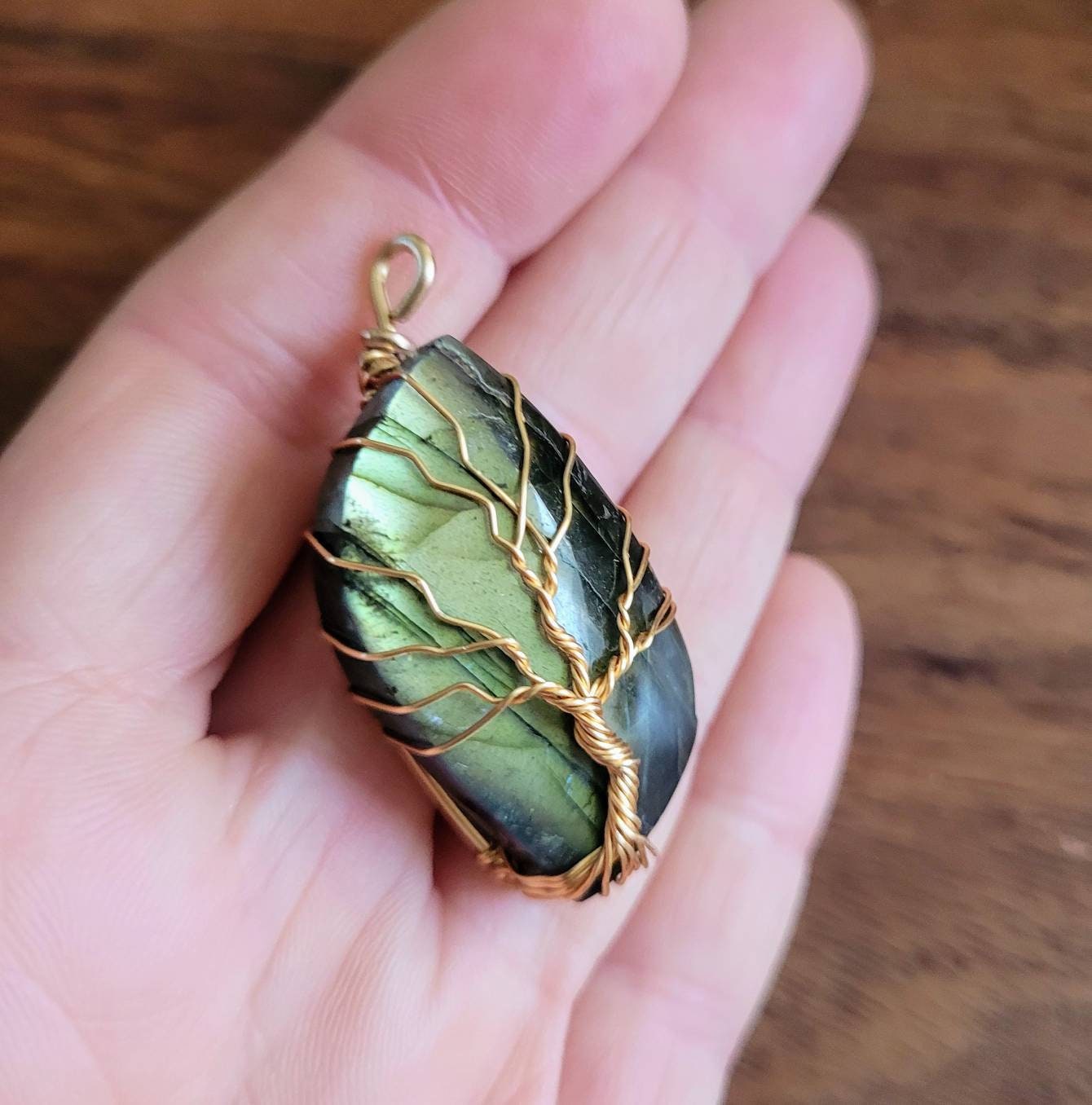 labradorite pendant necklace cabochon crystal healing tree of life natural flashy stone witchy jewellery