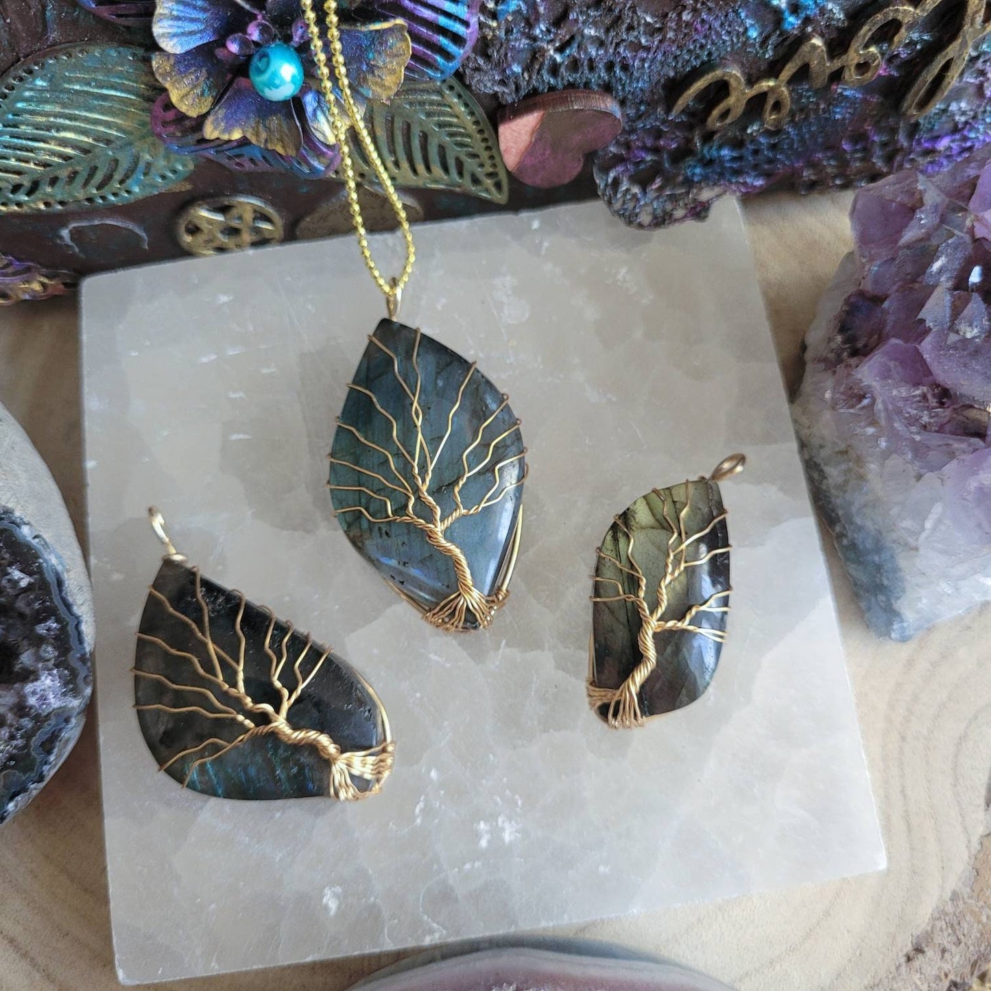 labradorite pendant necklace cabochon crystal healing tree of life natural flashy stone witchy jewellery