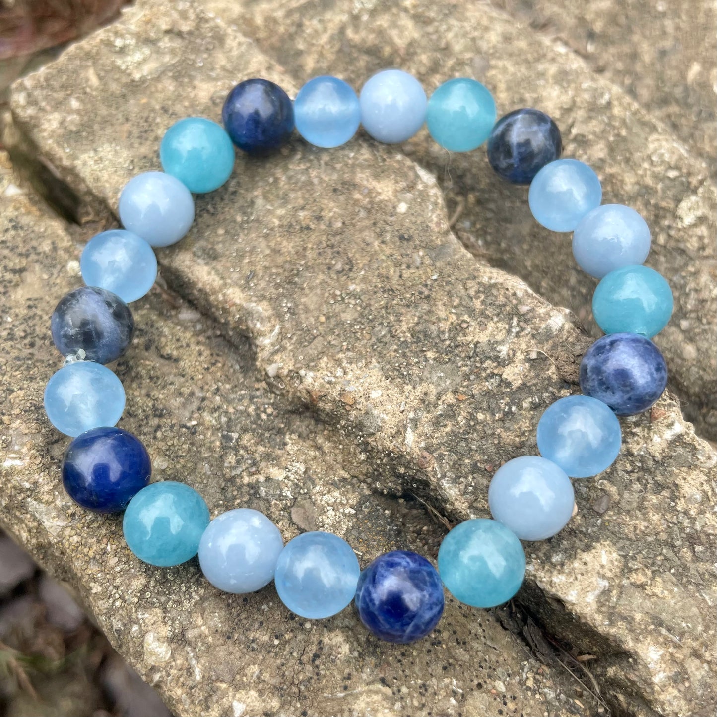 Throat Chakra Beaded Bracelet 🩵💙🤍