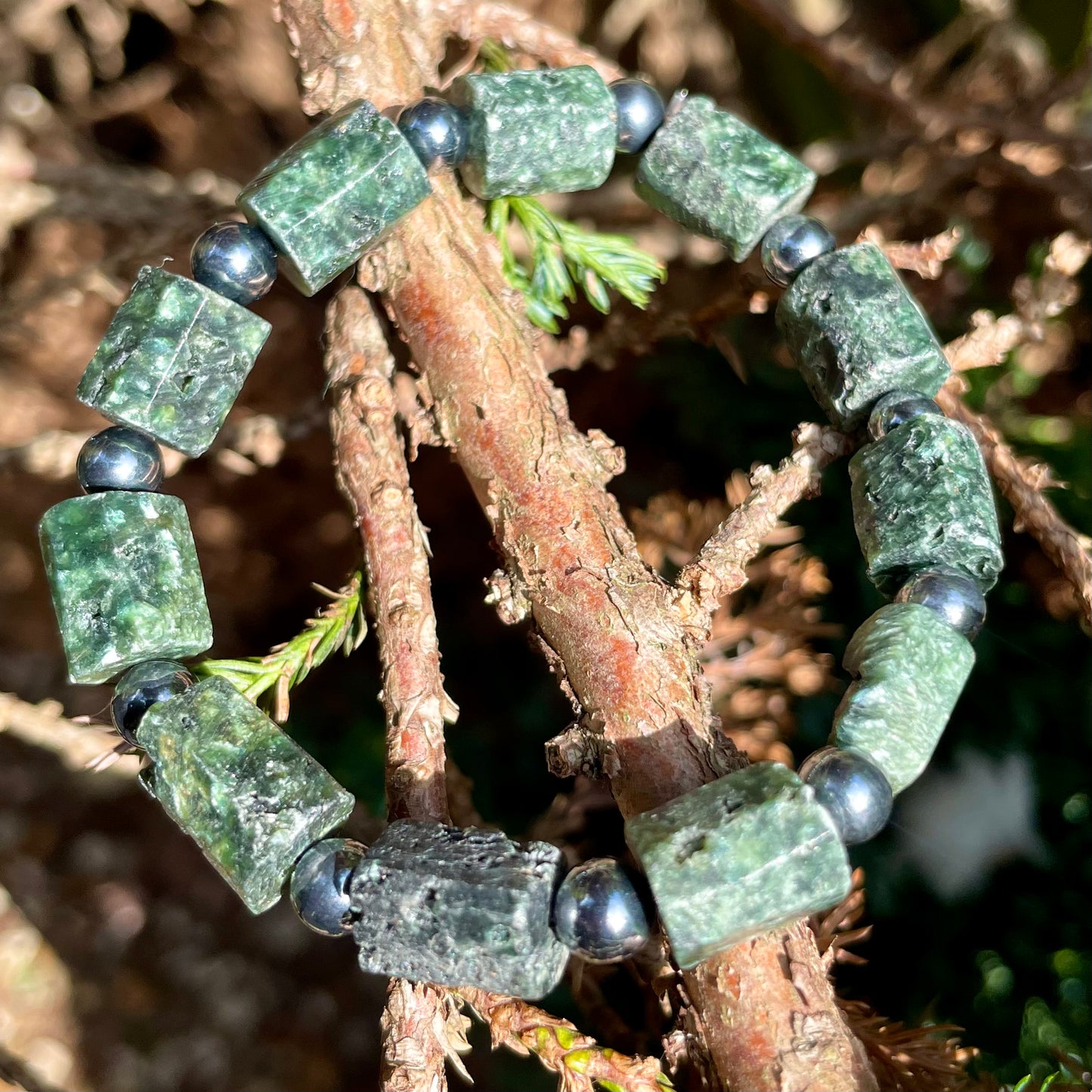 Seraphinite and Hematite Beaded Bracelet 🧝♀️🖤
