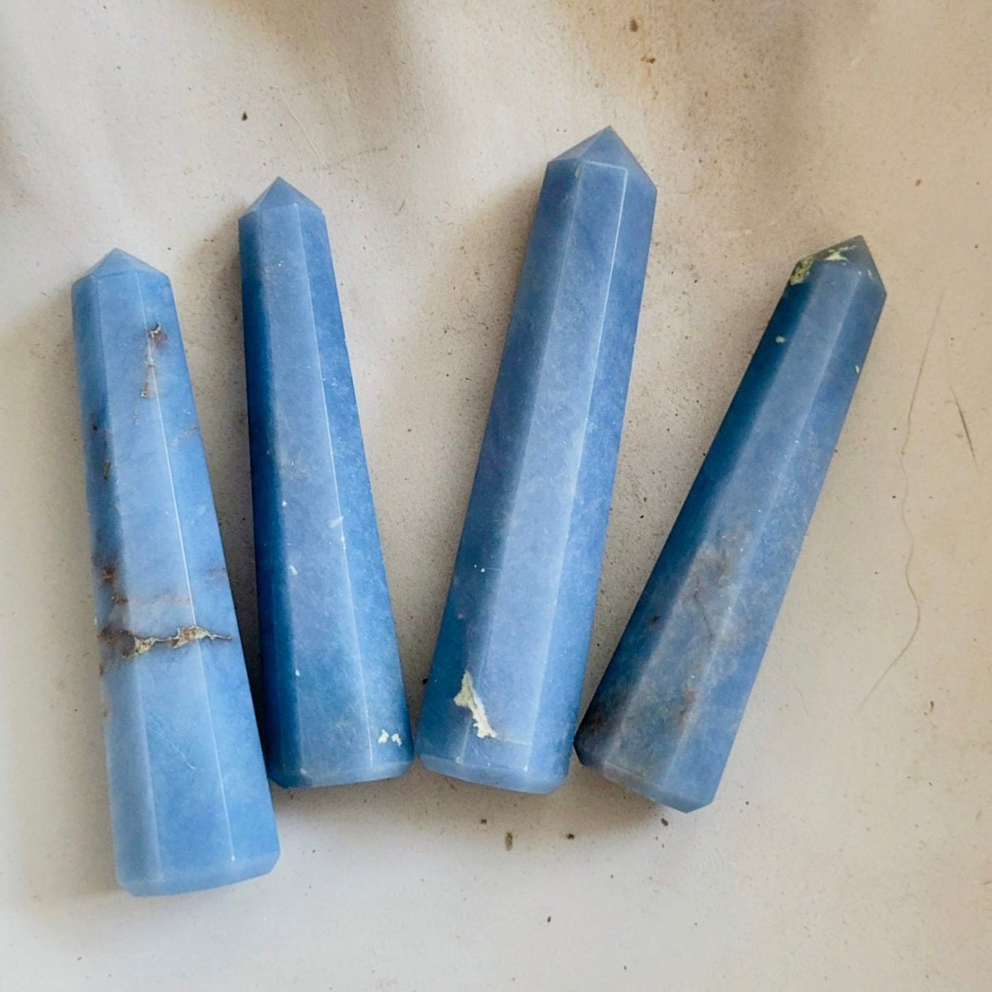 Angelite Towers 8-9cm