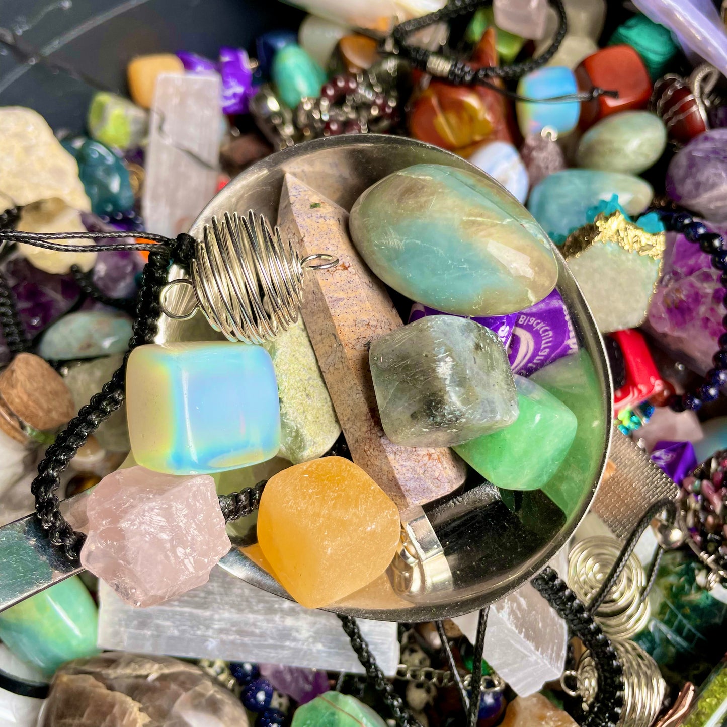 Crystal Confetti Cauldron Scoops