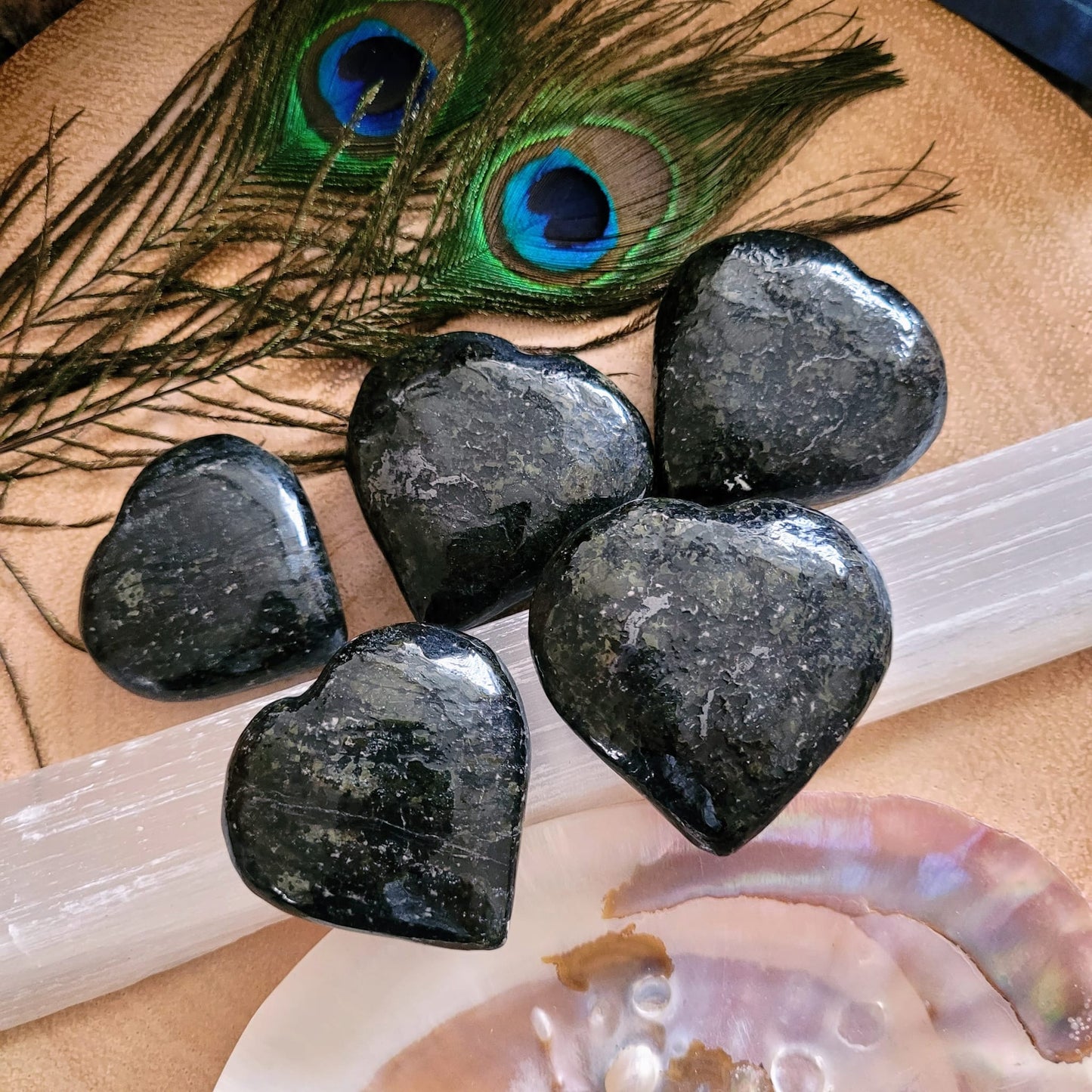 Nuummite Hearts 5-6cm