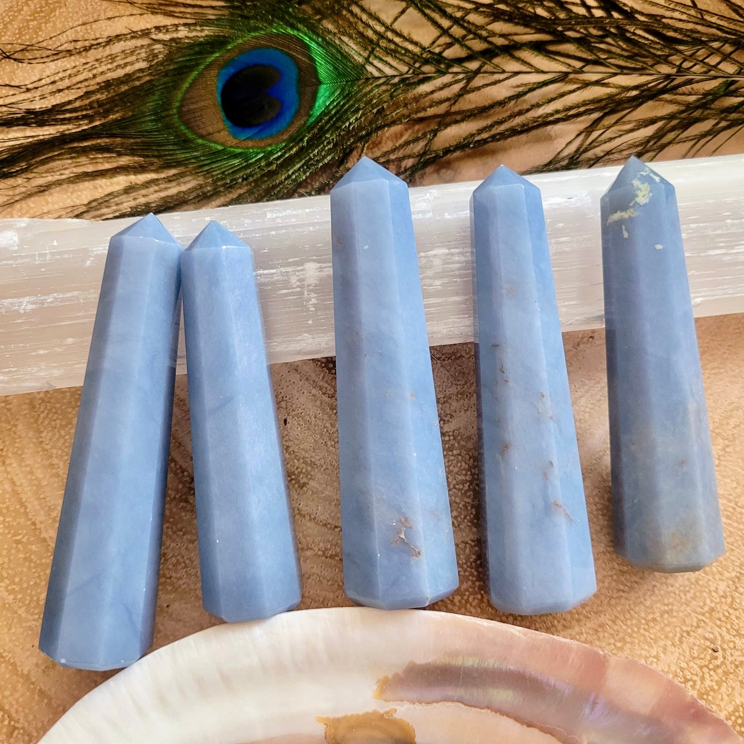 Angelite Towers 8-9cm