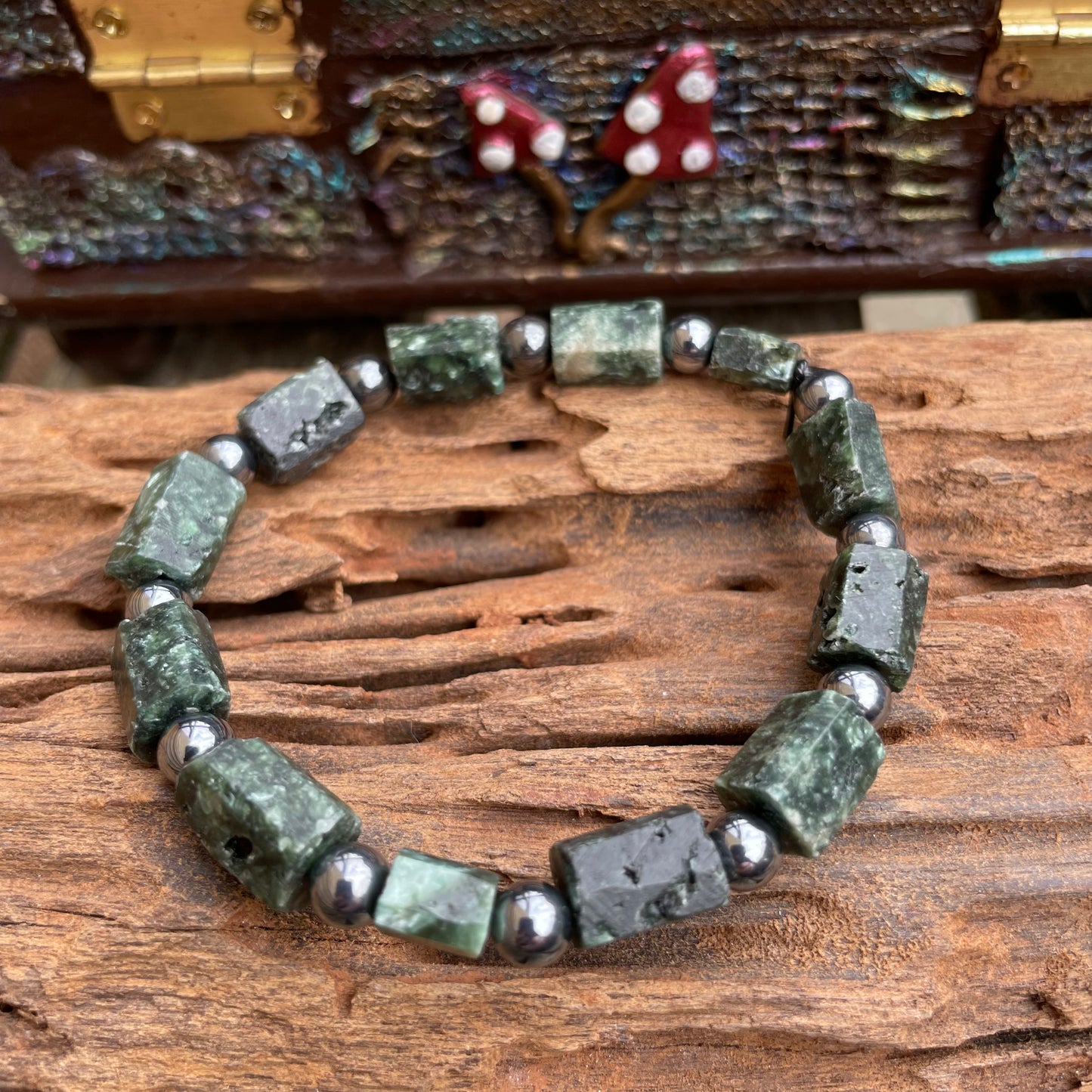 Seraphinite and Hematite Beaded Bracelet 🧝♀️🖤