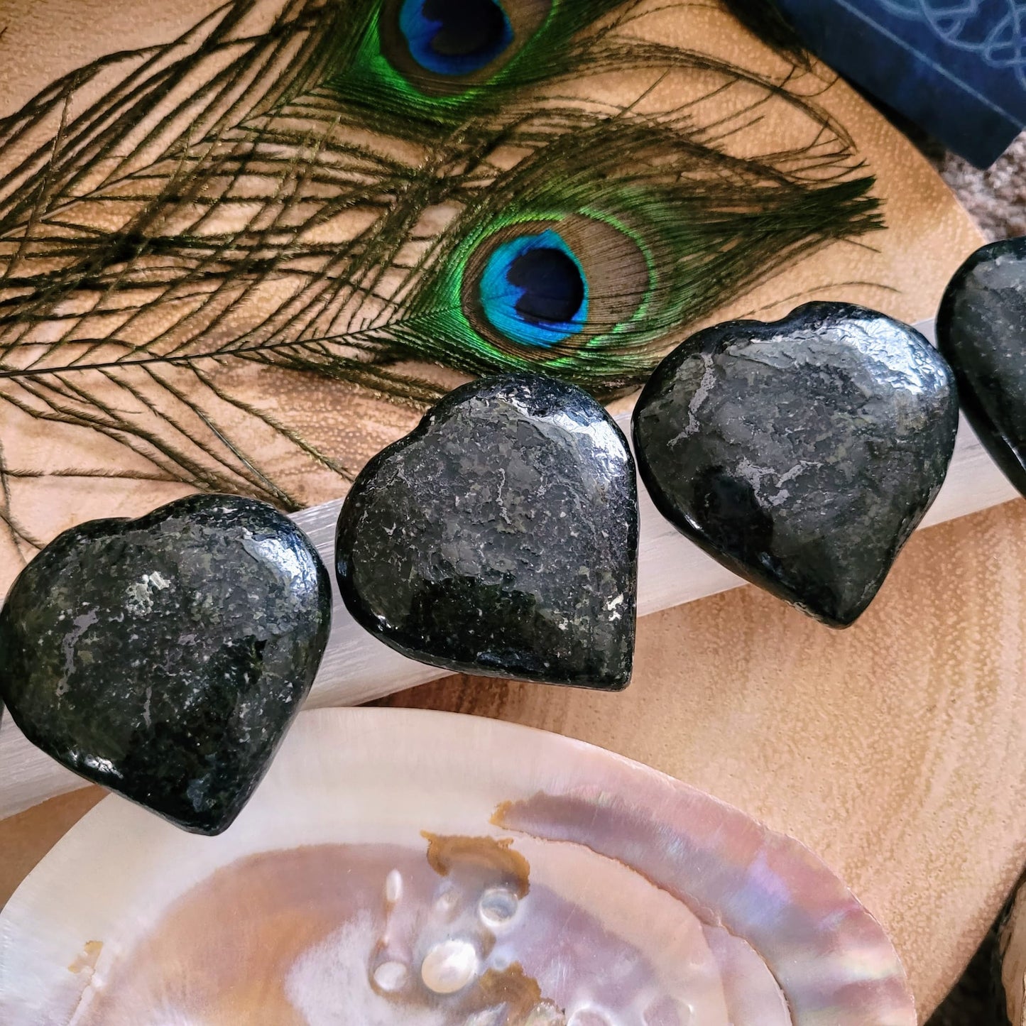 Nuummite Hearts 5-6cm