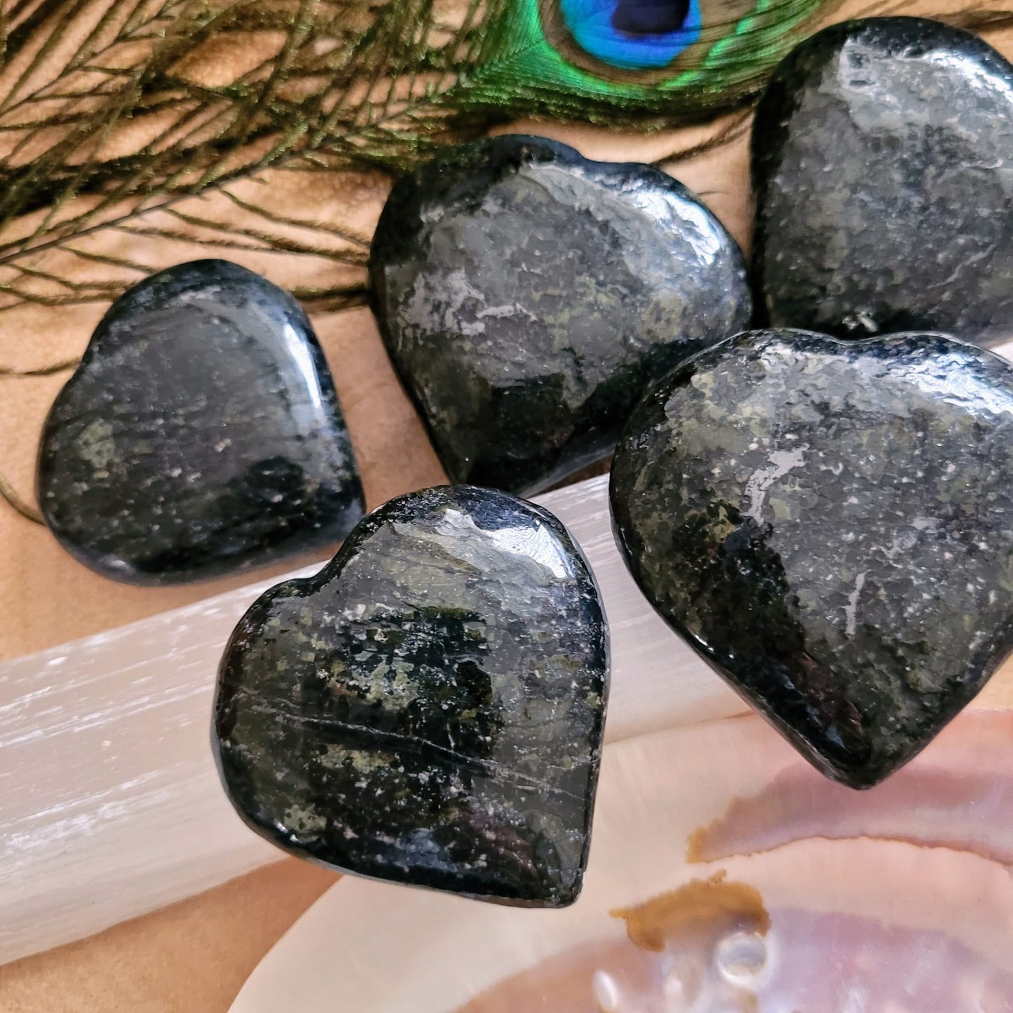 Nuummite Hearts 5-6cm