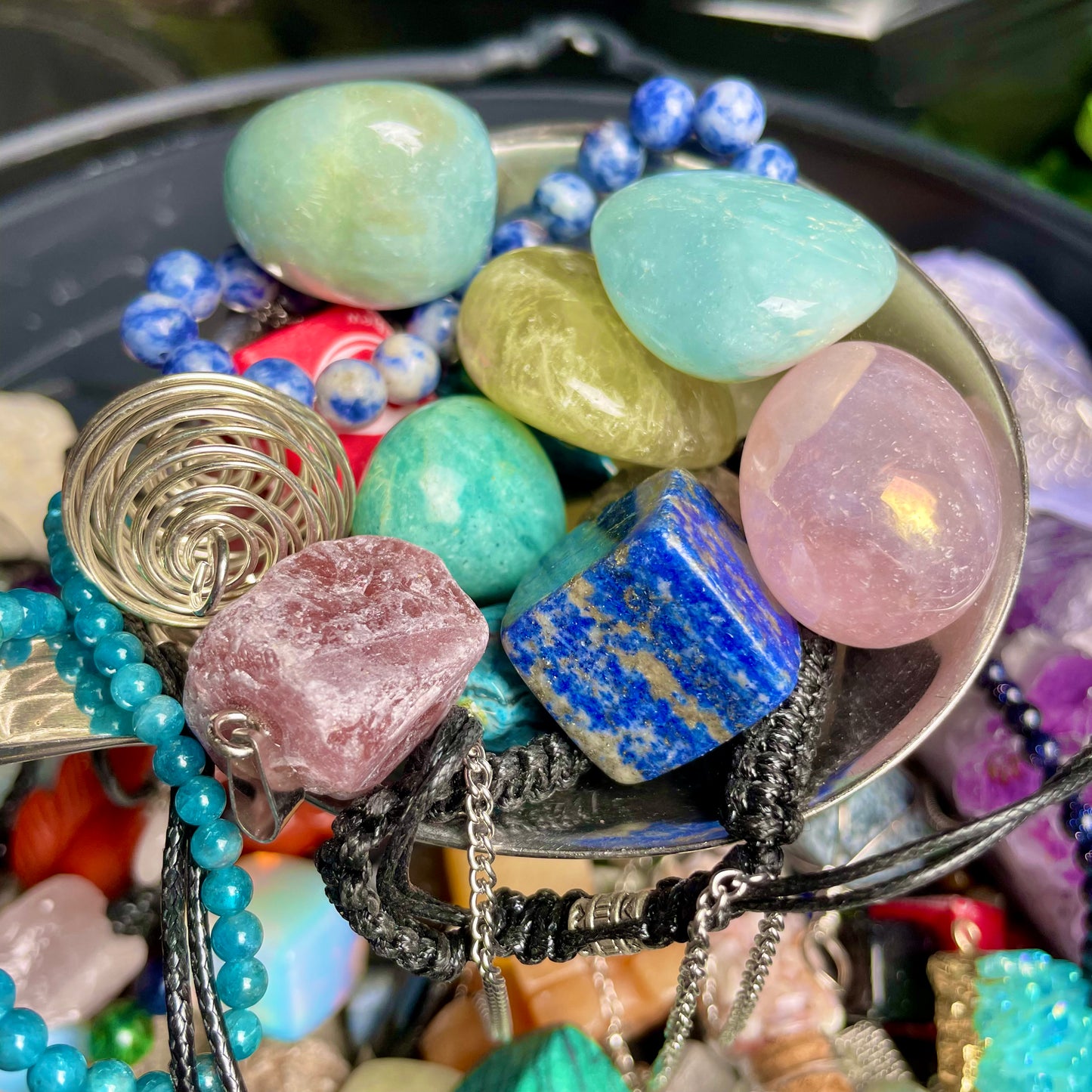 Crystal Confetti Cauldron Scoops
