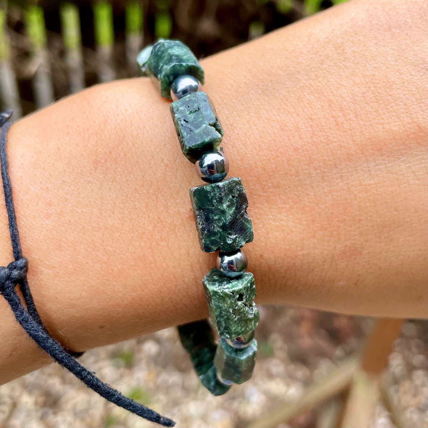 Seraphinite and Hematite Beaded Bracelet 🧝♀️🖤