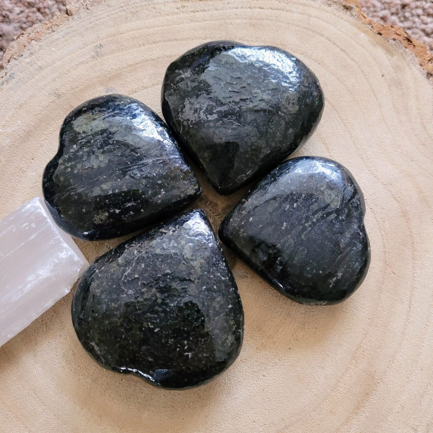 Nuummite Hearts 5-6cm