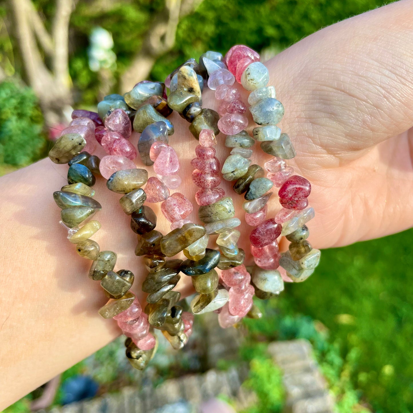 Strawberry Quartz and Labradorite Chip Bracelets ๐๐๐