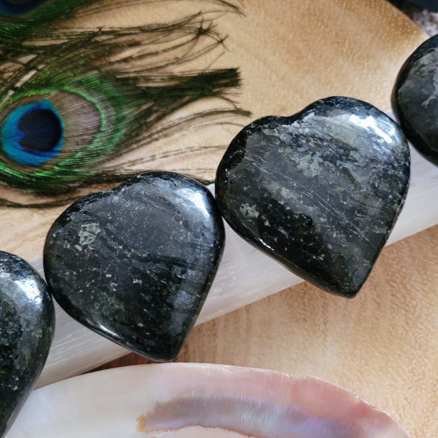 Nuummite Hearts 5-6cm