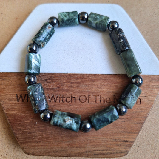 Seraphinite and Hematite Beaded Bracelet 🧝‍♀️🖤