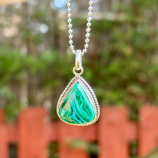 Malacholla 925 Silver Pendant - Dark Femme Collection