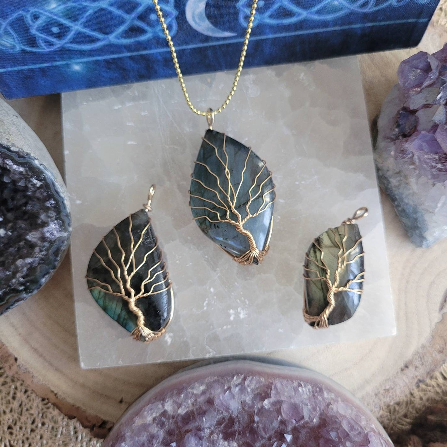 labradorite pendant necklace cabochon crystal healing tree of life natural flashy stone witchy jewellery