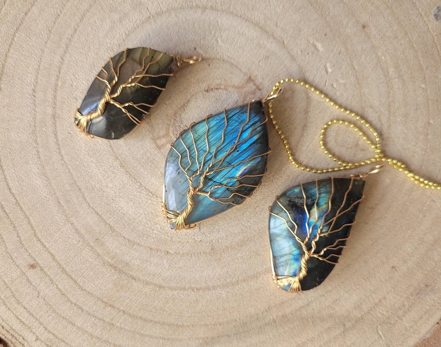 labradorite pendant necklace cabochon crystal healing tree of life natural flashy stone witchy jewellery