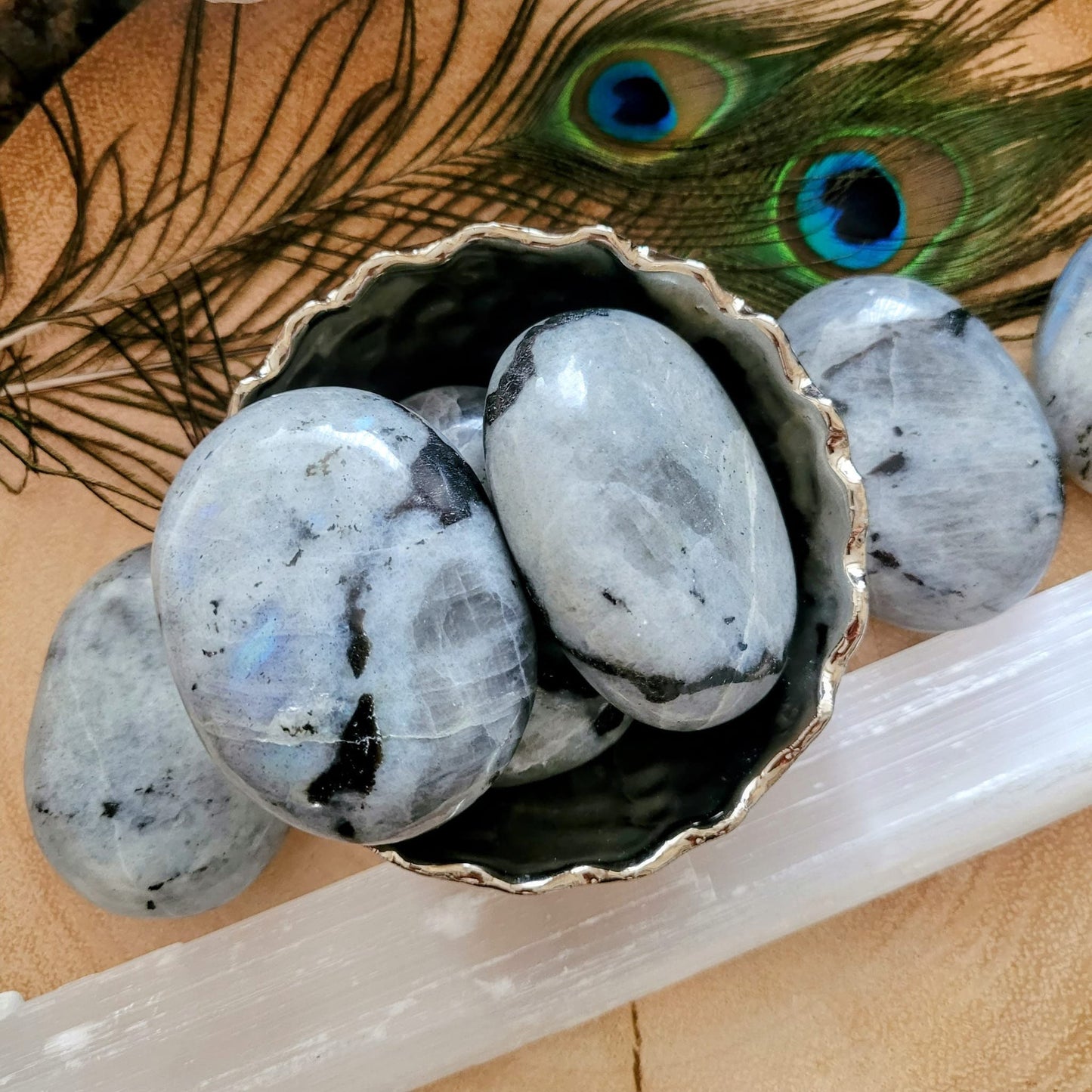 White Labradorite palmstone crystal healing natural stone