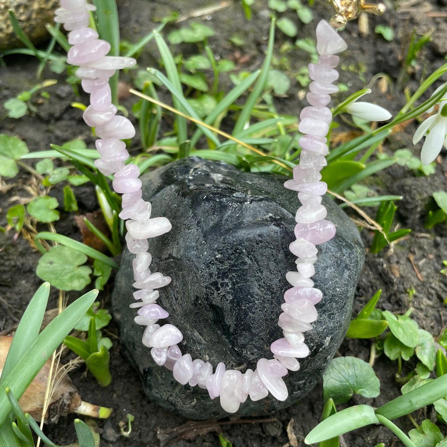 Kunzite Chip Choker Necklace